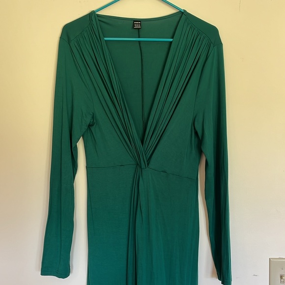 Full length emerald green body con dress - Picture 3 of 3